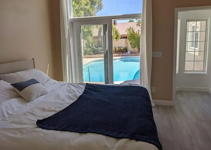 Heated Pool - Spacious, Cheerful Home 5Br/3Bath