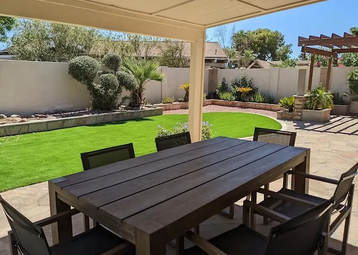 Heated Pool - Spacious, Cheerful Home 5Br/3Bath